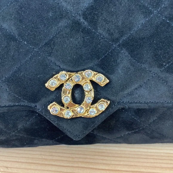 Vintage Black Suède Chanel evening purse - Picture 3 of 13